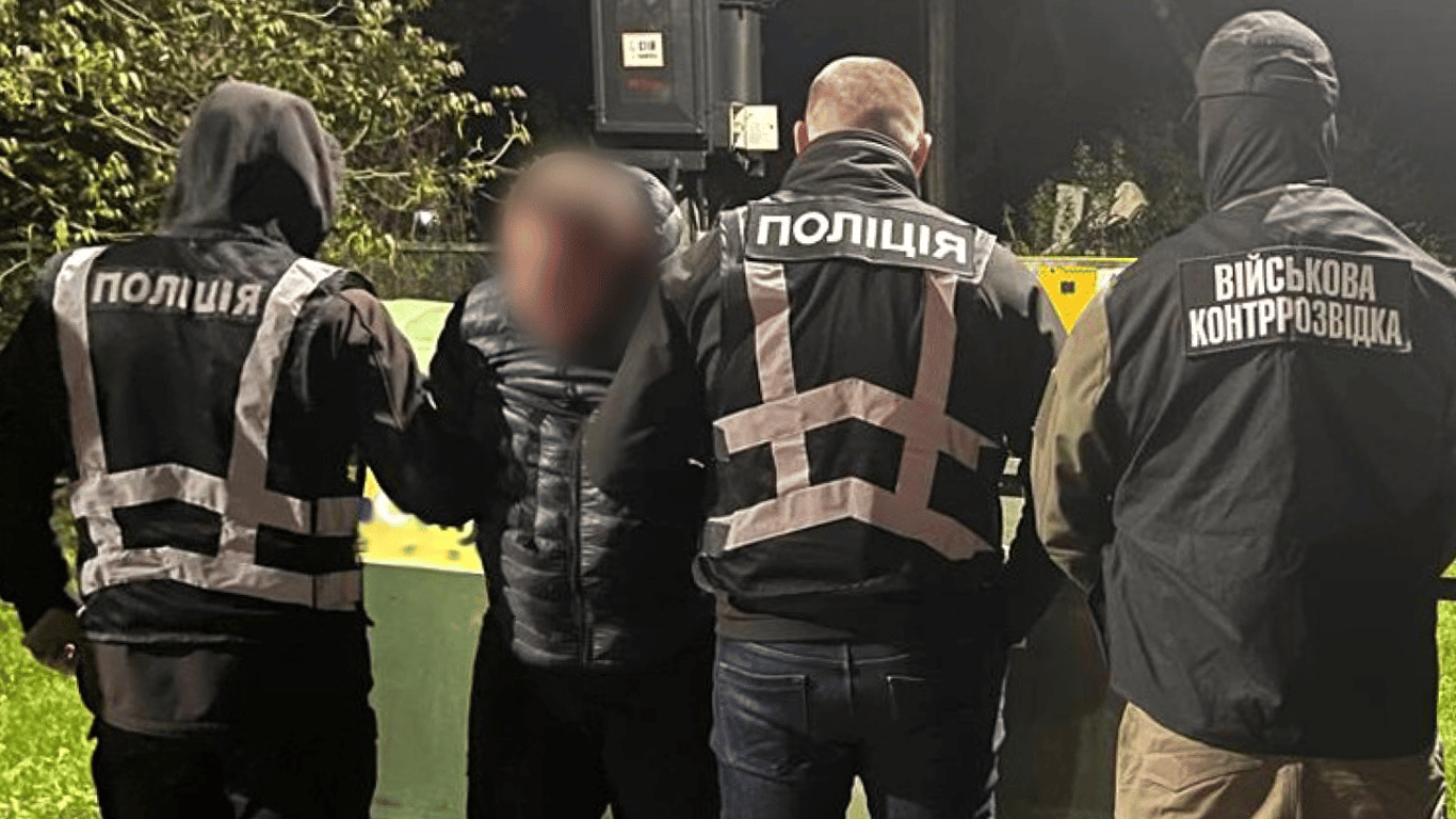 Выезд за границу за 20 тыс. евро — на Львовщине задержали организатора схемы для уклонистов