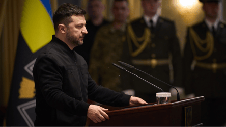 Зеленский поздравил военных с Днем СВР — вручил награды - 290x160