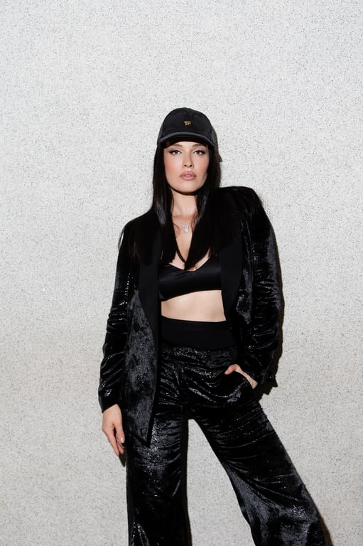 MONATIK, Даша Астафьева и Джозефина Джексон — звездам удалось собрать кругленькую сумму на ВСУ - фото 3