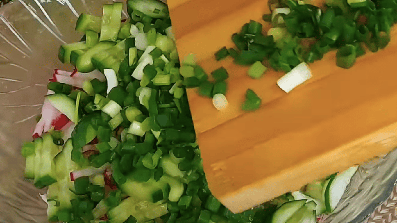 Свіжий овочевий салат за 5 хвилин