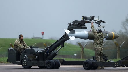 США атаковали ракетные позиции Ирана у Ормузского пролива - 290x160