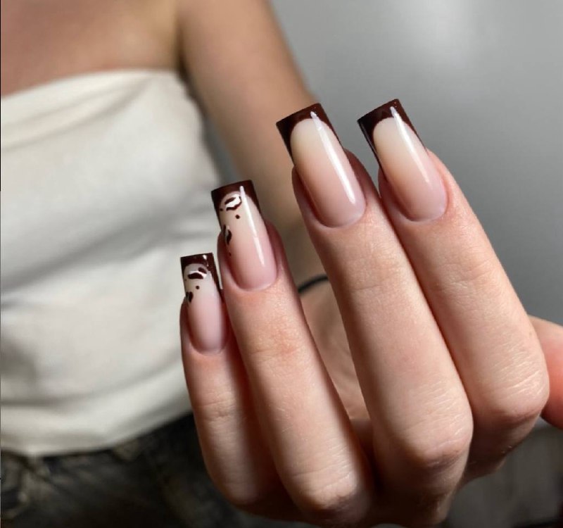 Френч може мати різний вигляд