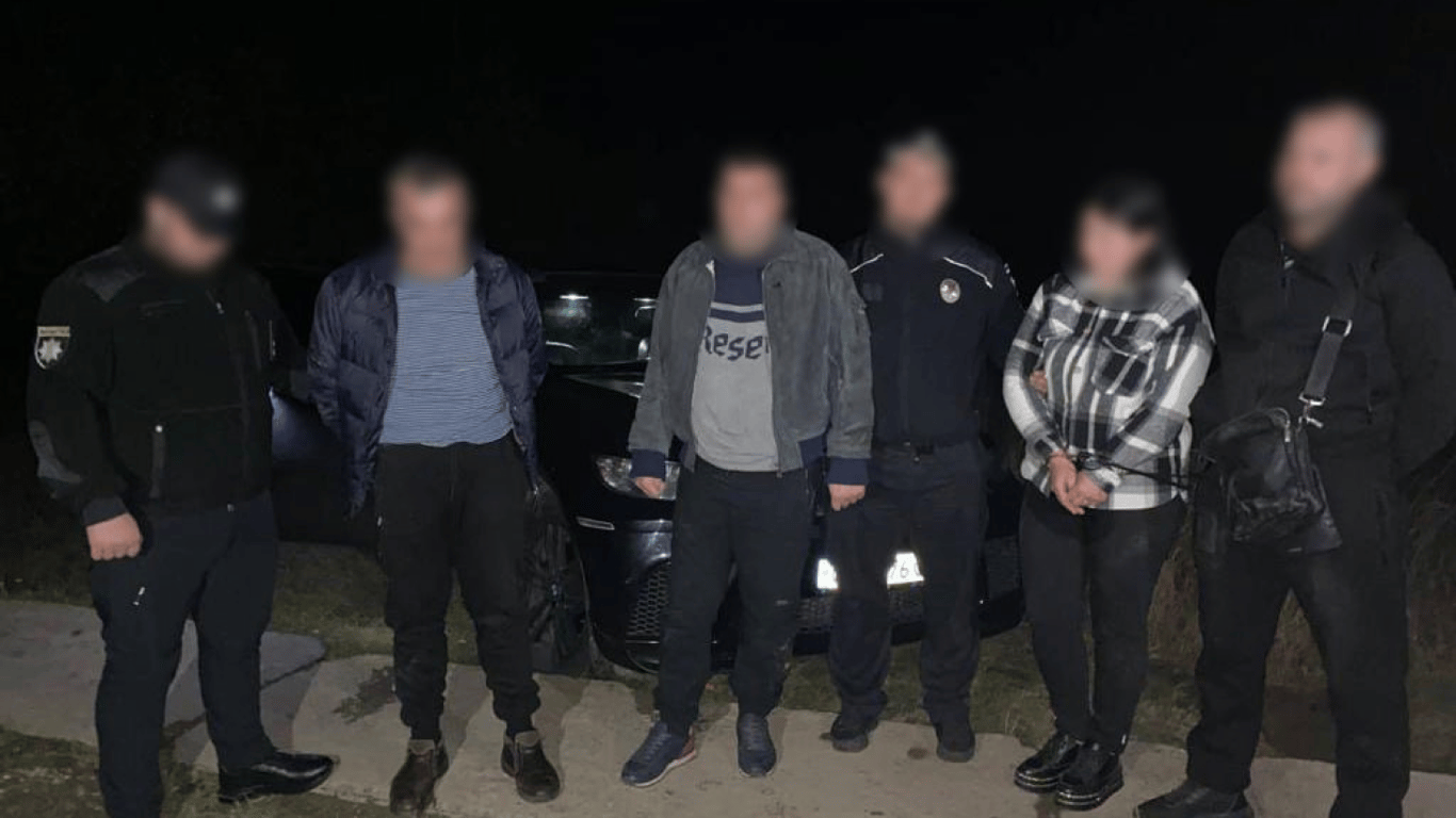 На Київщині поліція викрила нову схему переправлення ухилянтів за кордон — скільки платили чоловіки