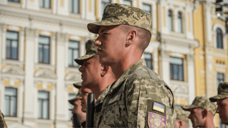 Никорак: офіцери на тилових посадах не отримають надбавку у 10 тис. грн - 290x160