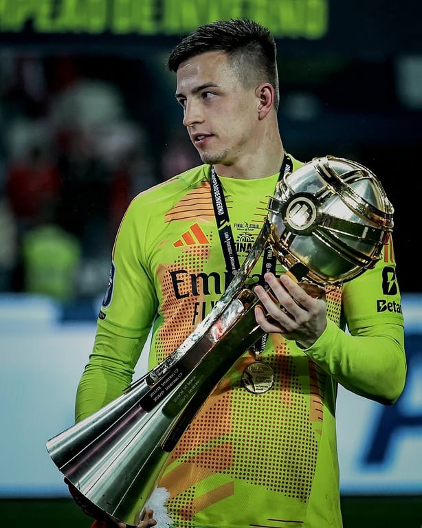 Трубін з кубком