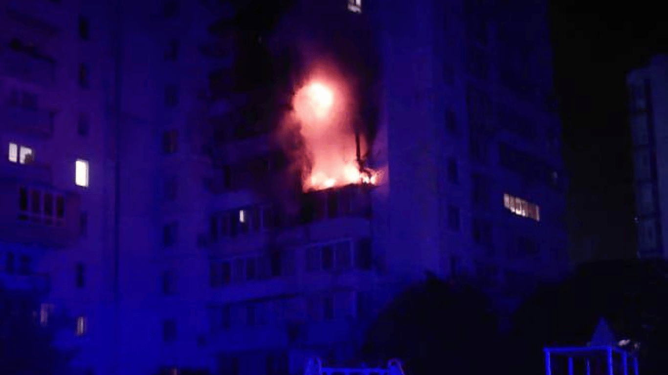 Палаючі квартири, зруйновані будинки — наслідки нічної атаки РФ на Одещину - фото 1