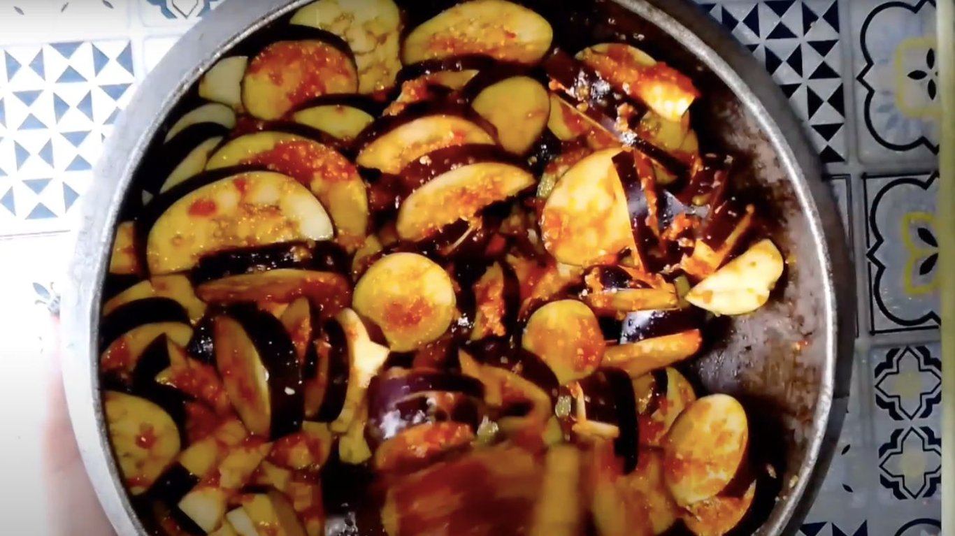 простой рецепт баклажанов в аджице на зиму