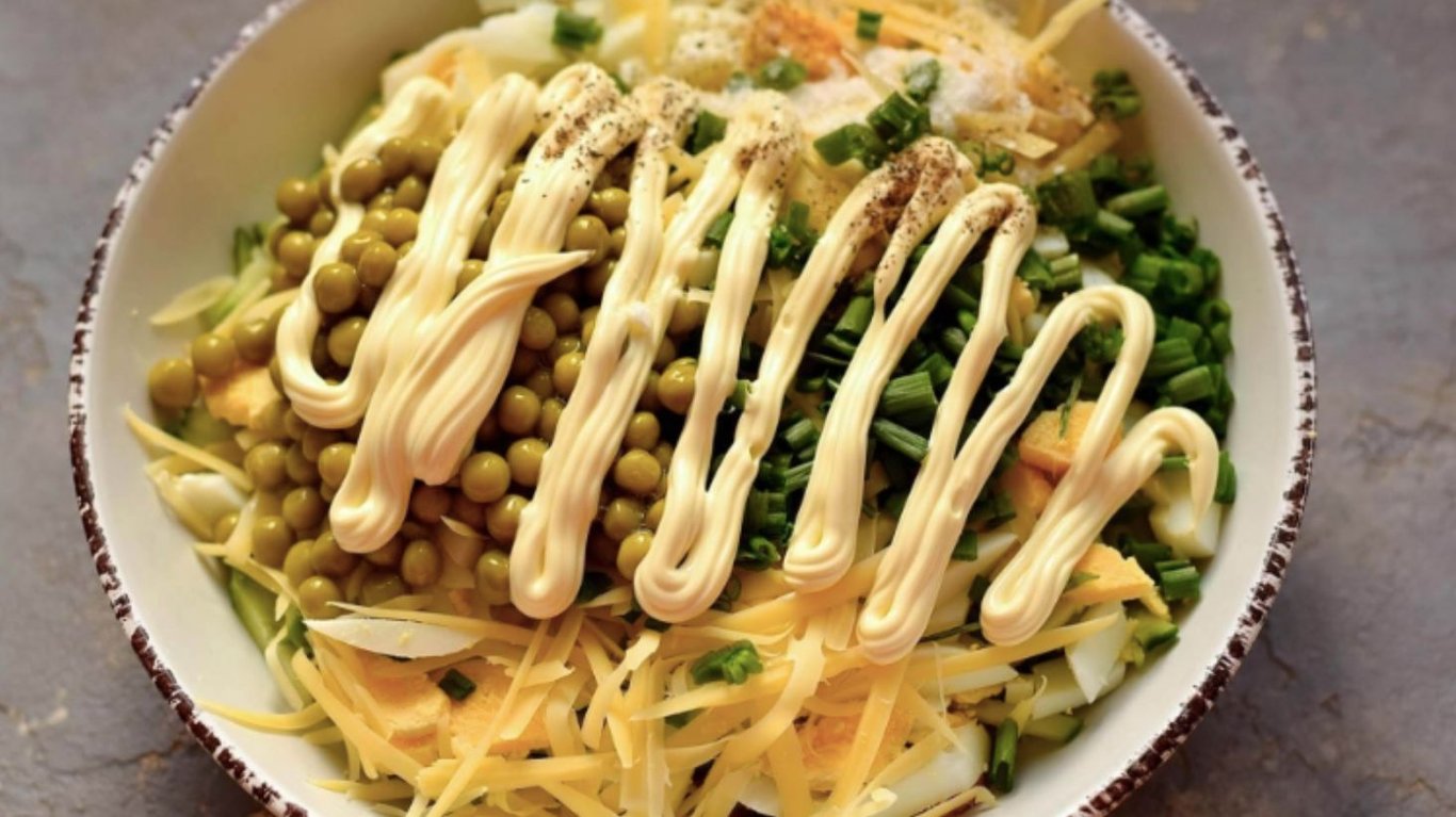 салат Великодній яскравий, соковитий та дуже свіжий