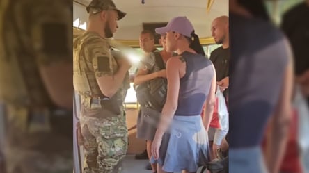 Дають відсіч — в Одесі пасажири не впустили військових в автобус - 285x160