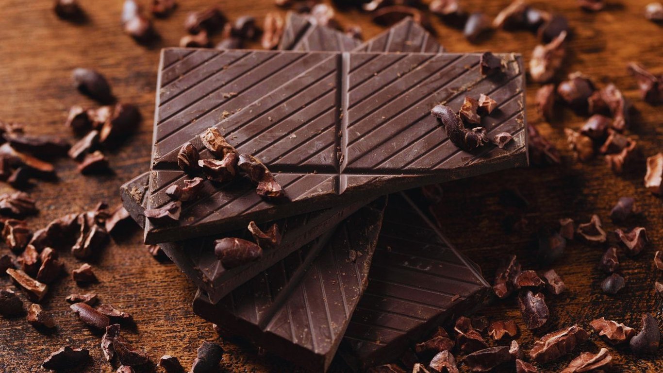 Чорний шоколад може впливати на наш тиск, дізнайтеся чи підвищує він його або знижує