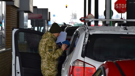 На трьох пропускних пунктах на кордоні України фіксують черги - 290x160