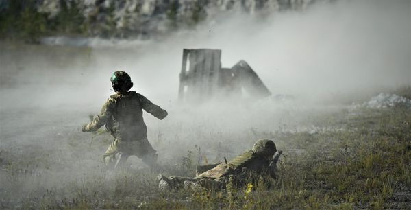 Українські військові під час наступу