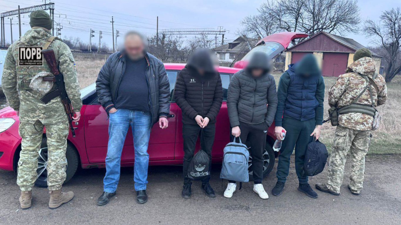В Одесской области задержали перевозчика уклонистов вместе с клиентами