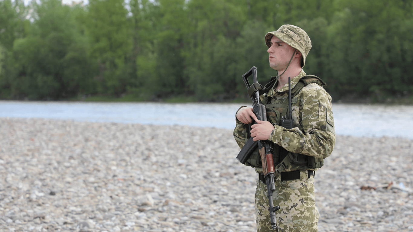 ВВ реке Тиса пограничники обнаружили тело мужчины