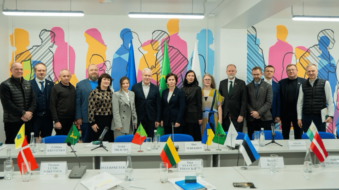 До Харкова приїхали посли країн Північної Європи та Балтії