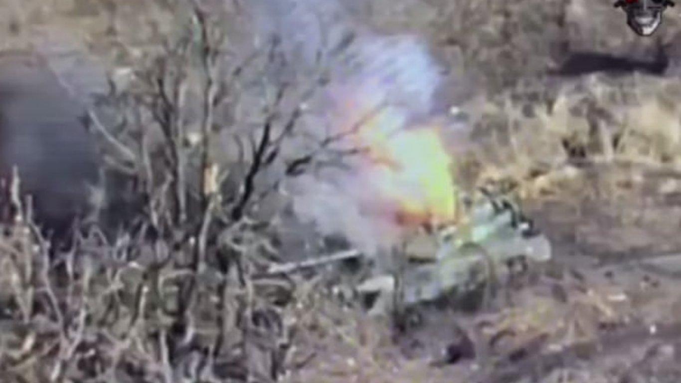 Дрони Сил спецоперацій України показали ефектну роботу на Сході — знищено передовий танк РФ
