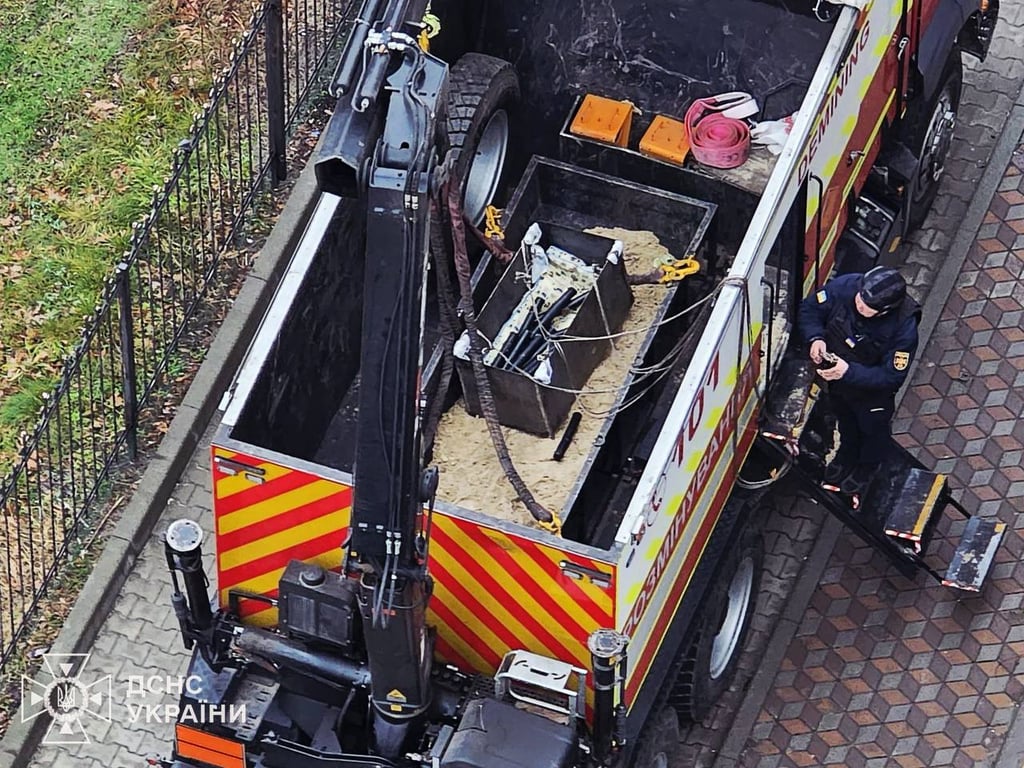 Унікальне розмінування — у Вишгороді знешкодили касетний заряд - фото 2