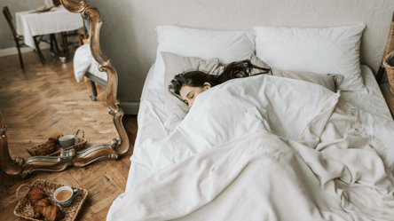 Как правильно выбрать идеальное одеяло: укрепит сон и поможет выспаться - 285x160