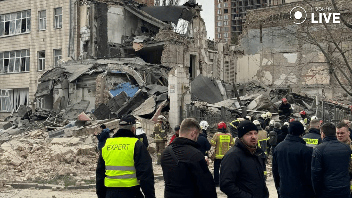 Місце падіння уламків у Києві 25 березня