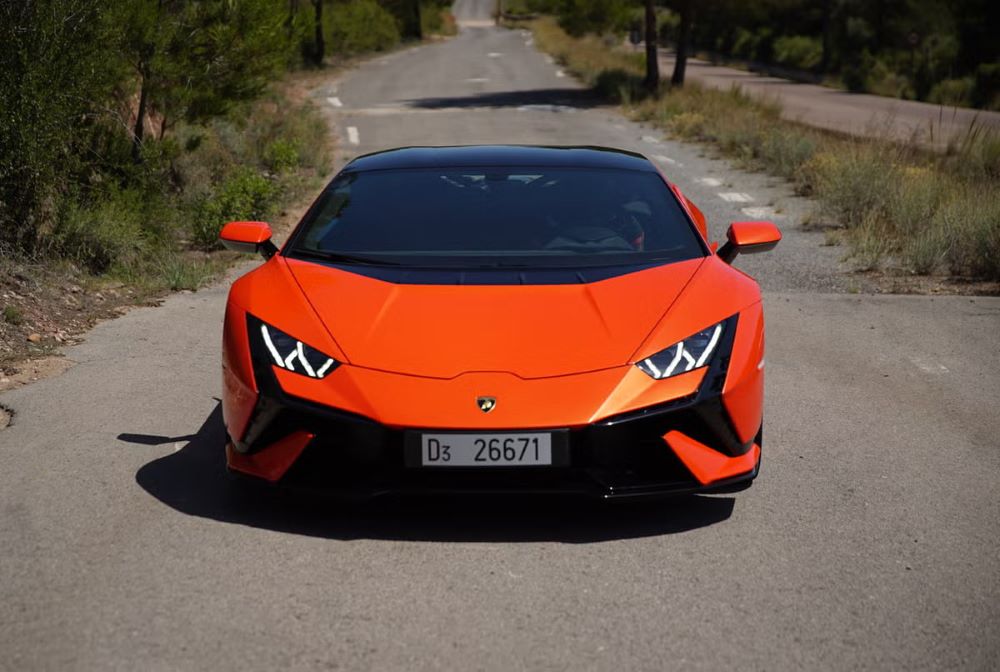 Хакеры угнали Lamborghini, изменив маршрут его доставки - фото 1