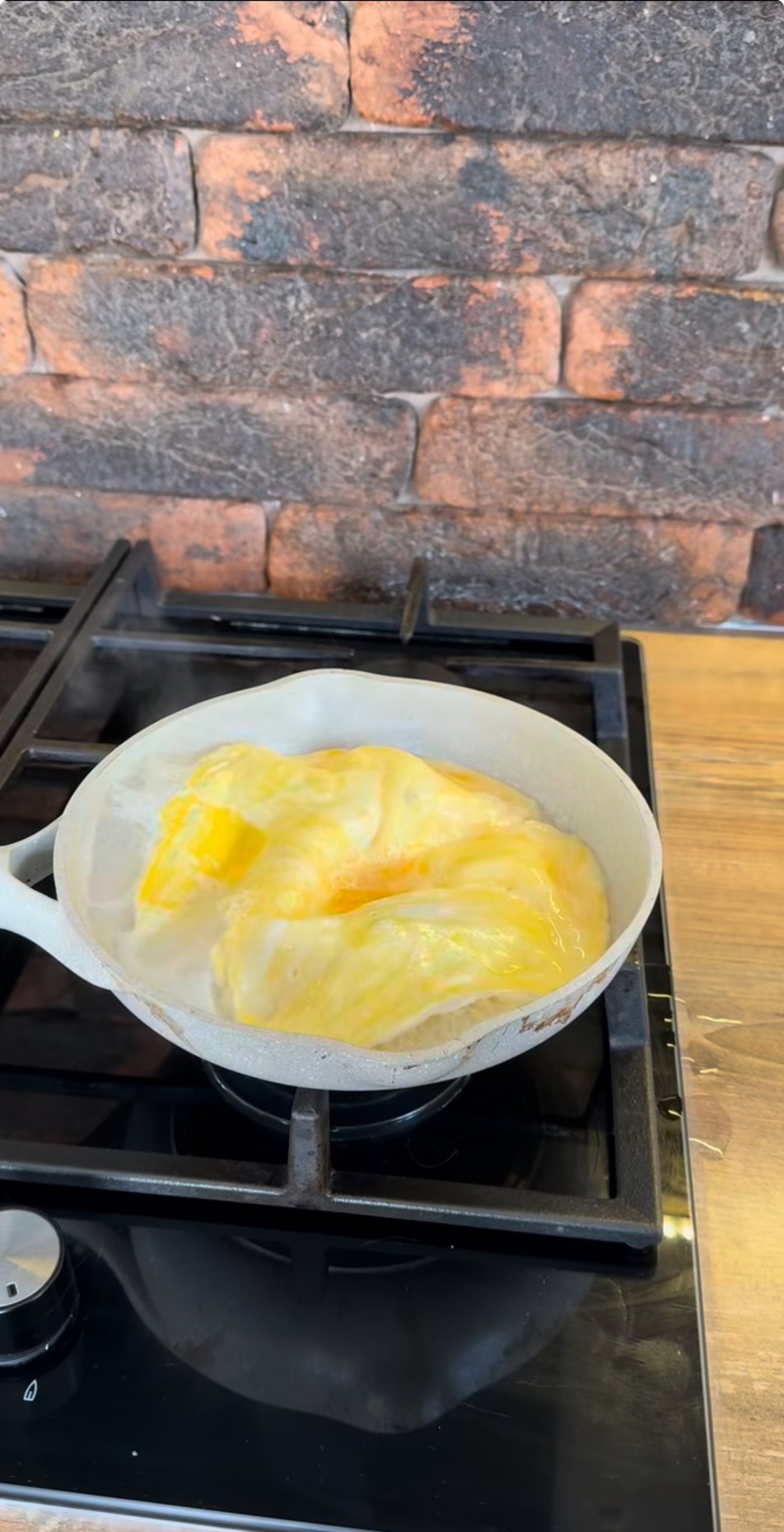 Низькокалорійний омлет на сніданок на воді