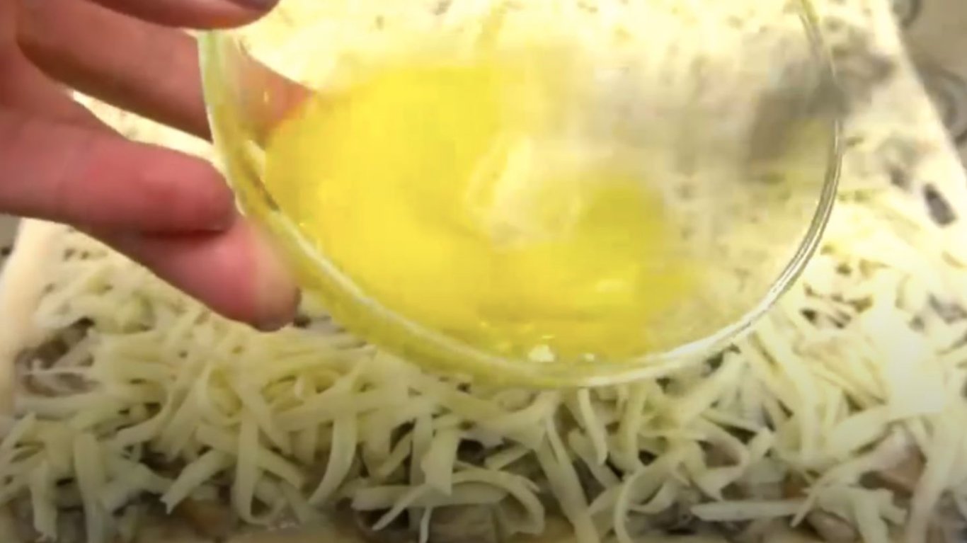 пиріг "ледарський" знадобиться листкове тісто з морозилки