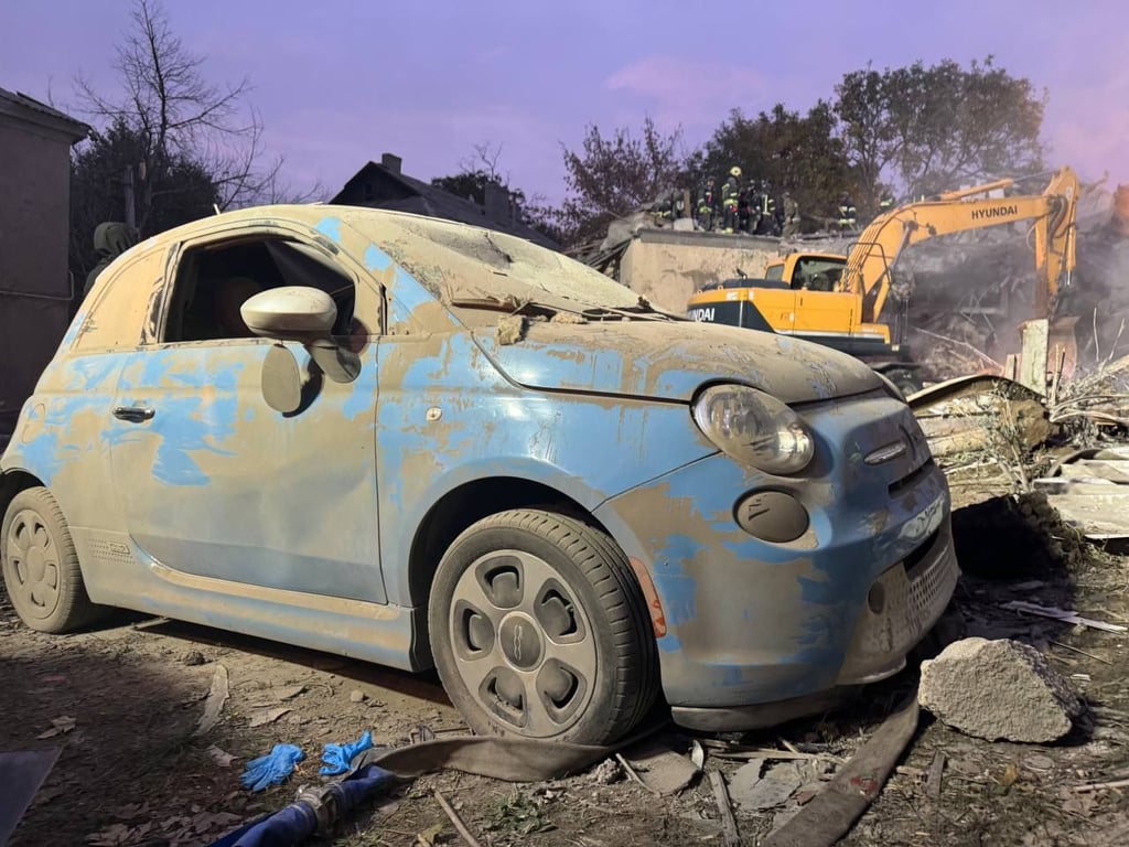 У Дніпрі зруйновано житлову багатоповерхівку 