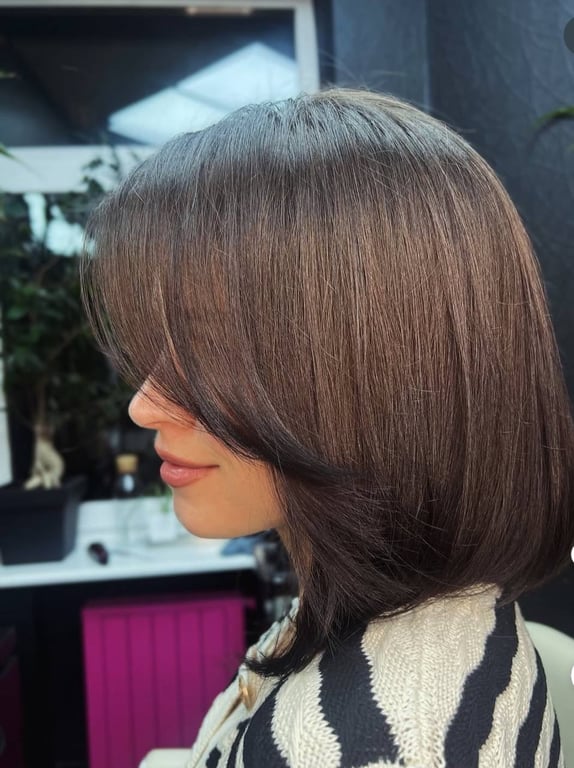 Подовжене каре завжди має стильний вигляд