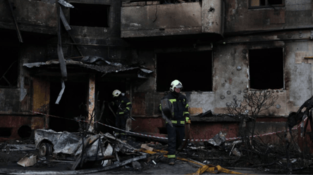 Спасательные работы продолжаются — под завалами в Тернополе люди - 290x166