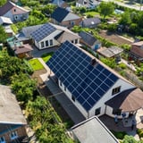 Солнечные батареи для дома и квартиры — насколько это выгодно и поможет ли при отключениях света - 80x80