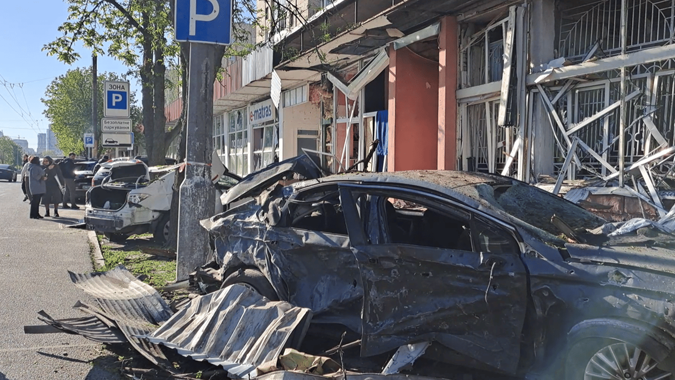 Росіяни атакували Дніпро: під удар потрапили житлові будинки