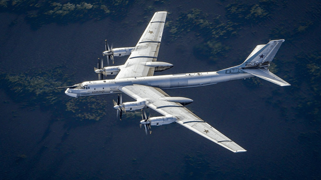 Воздушные силы предупредили о взлете самолетов Ту-95МС