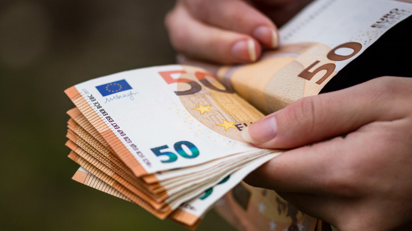 Допомога українцям у Швейцарії до 2 тис. євро — як отримати