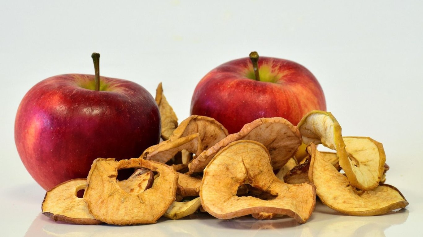 як правильно зберігати сушені яблука, щоб не псувалися