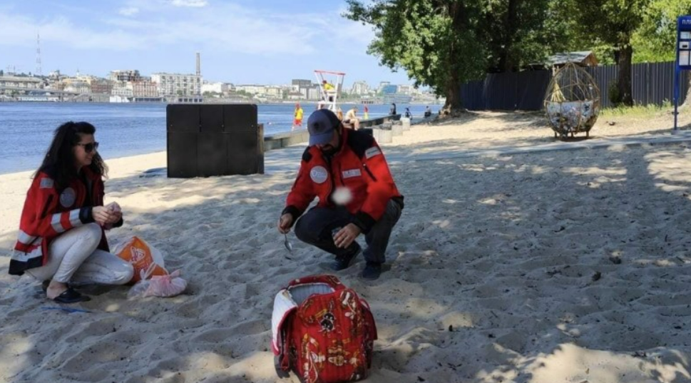 перевірка придатності води на пляжі