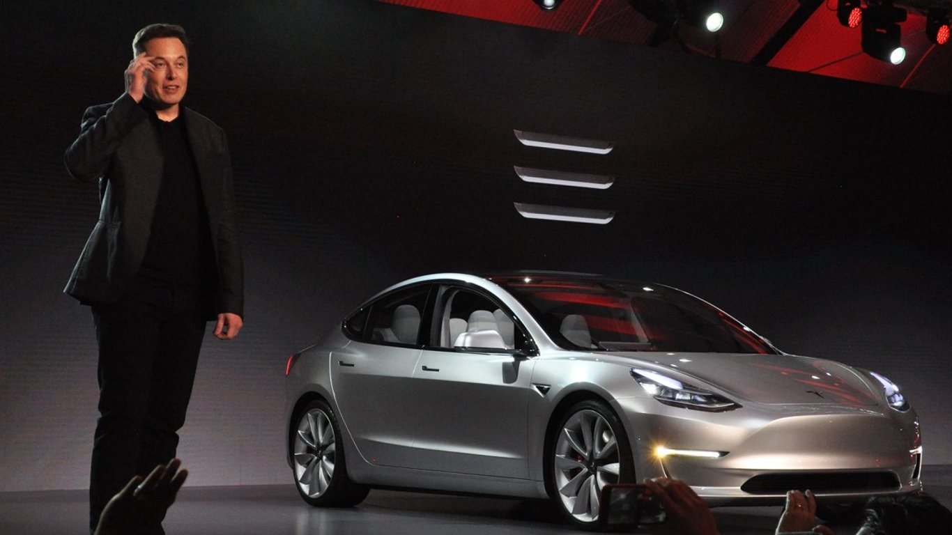 Tesla з подачі Ілона Маска завищує дані про запас ходу електрокарів, – ЗМІ