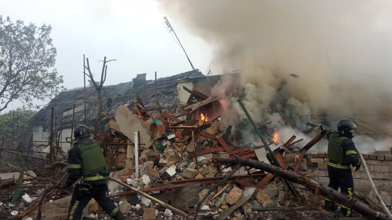 В Одесі пролунали потужні вибухи — ворог атакував приватний сектор