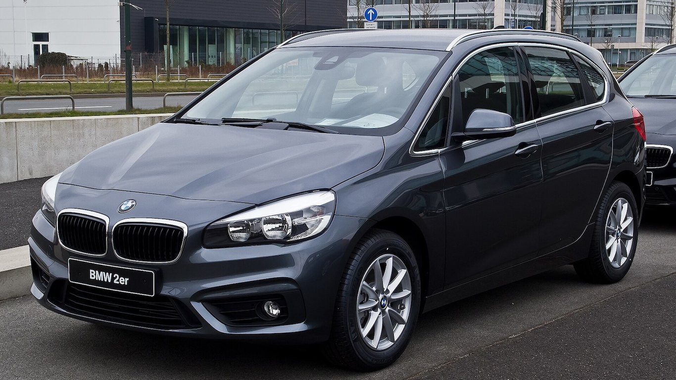 Пять лучших семейных минивэнов с пробегом