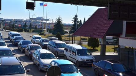 Черги на кордоні України — що коїться на прикордонних пунктах на Великдень - 290x166