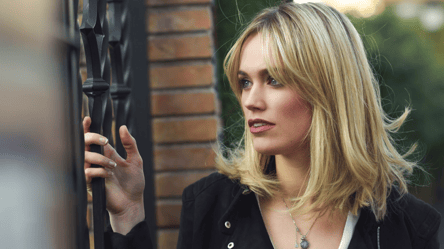 Как носить челку-шторку — тренд в стрижках 2025 года - 285x160