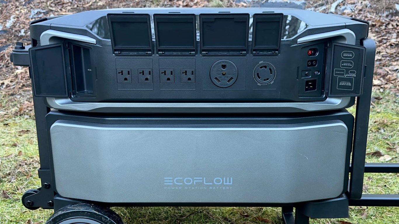 EcoFlow DELTA Pro Ultra имеет 4 розетки.