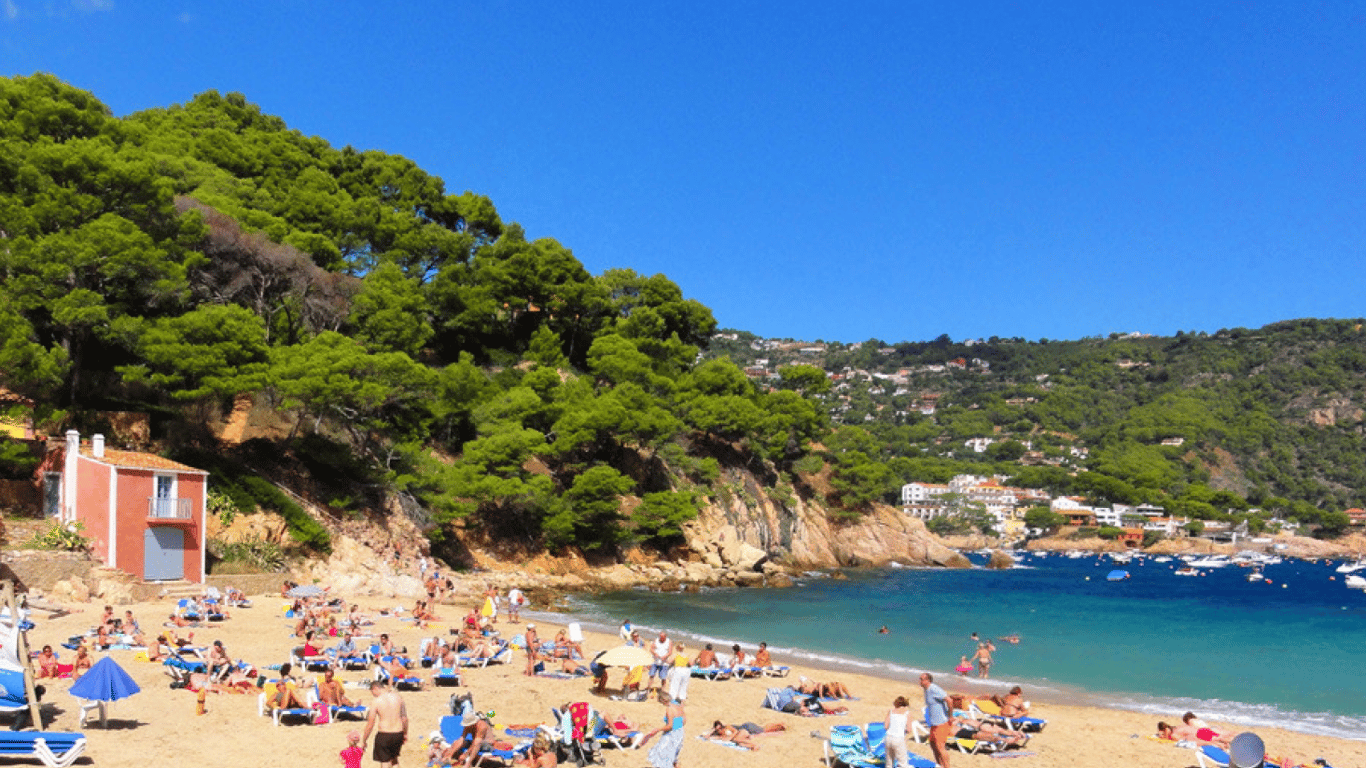 Що не можна робити на пляжі в Іспанії: основні правила