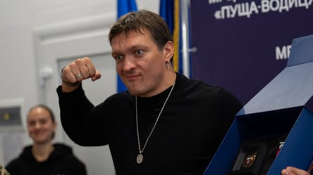 Бывший промоутер Усика призвал его уйти из бокса - 285x160