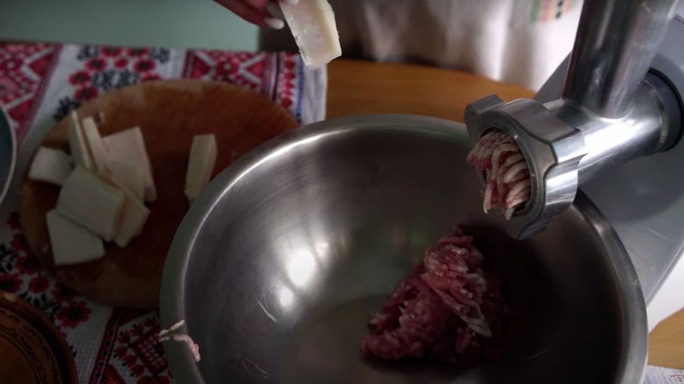 м'ясний хлібець з коріандром та кмином