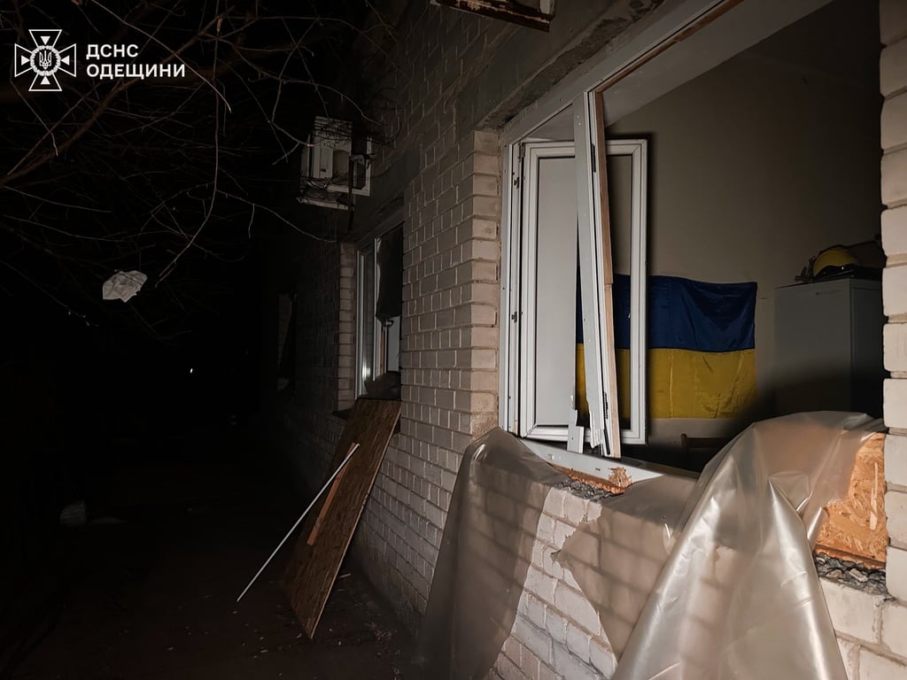 Вибиті вікна у житловому бідинку на Одещині