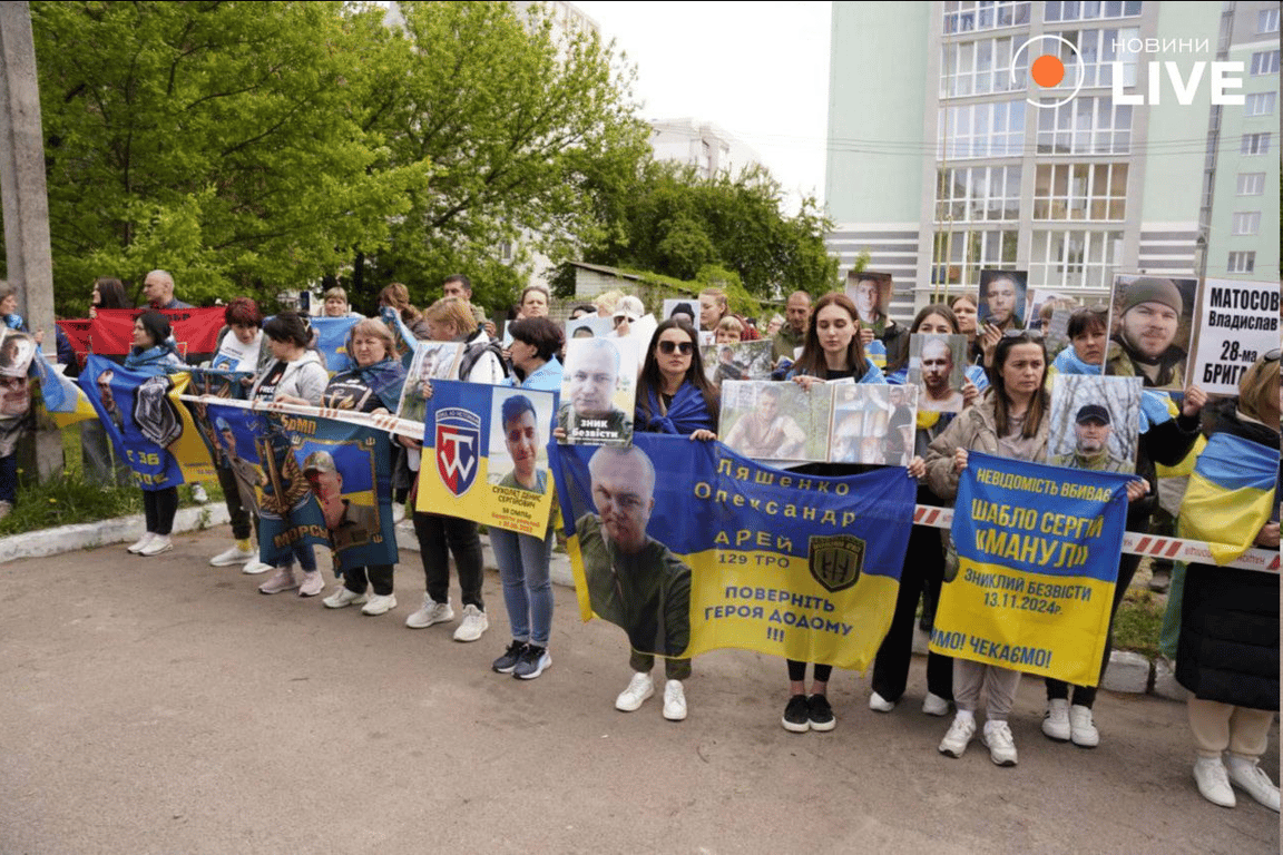 Обмін військовополоненими — як родичі зустрічали бійців - фото 4