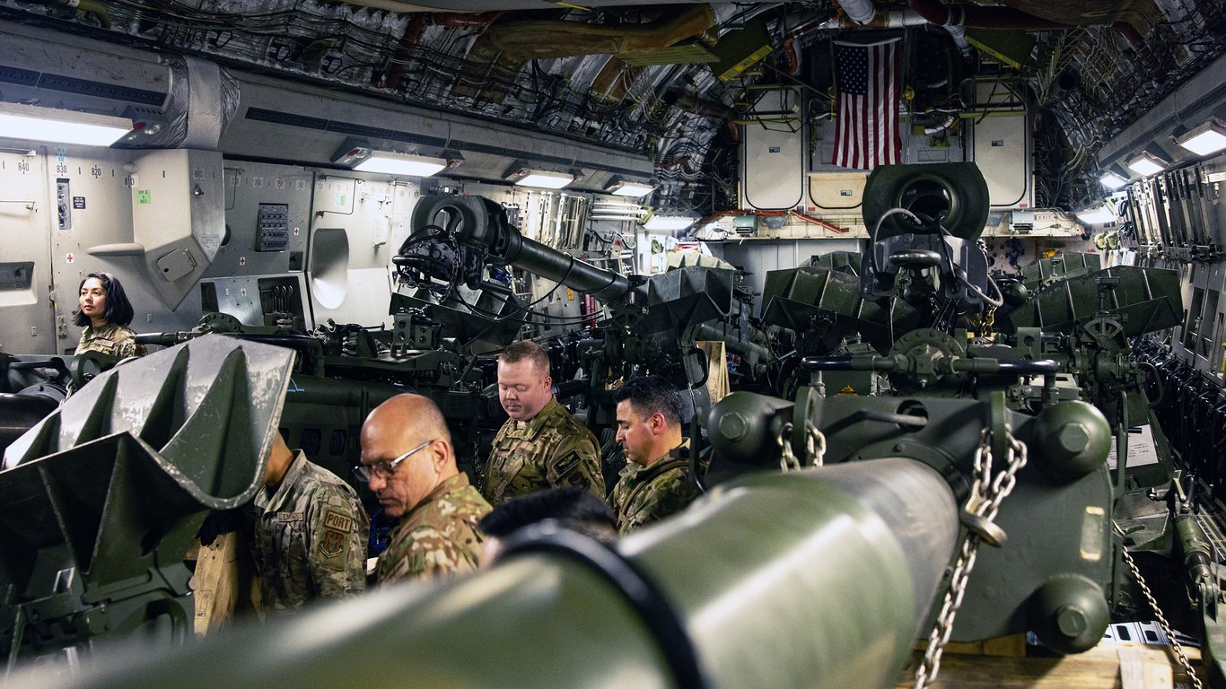 Новий пакет військової допомоги: як нова зброя змінить перебіг подій на фронтах