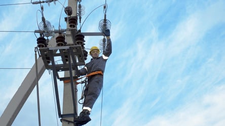 Укренерго вводить обмеження електропостачання через обстріли - 285x160