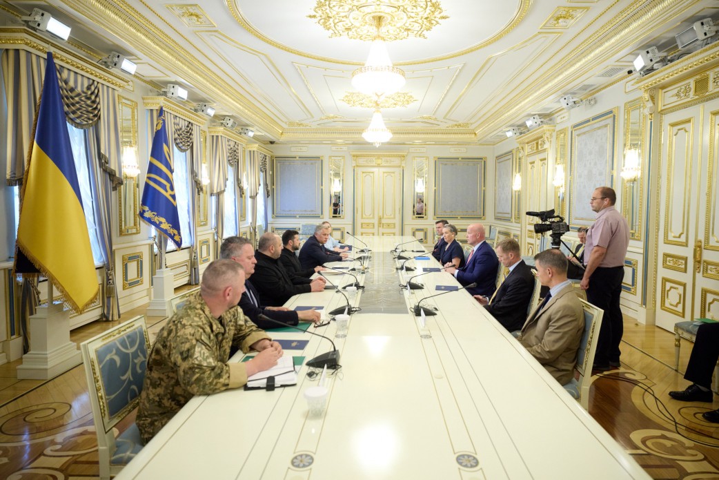 Зеленский обсудил с послом США при НАТО укрепления ПВО Украины - фото 1