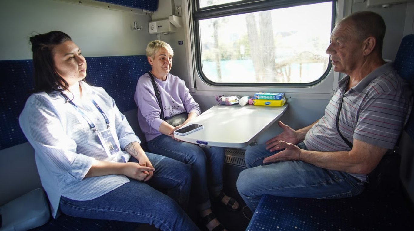 Укрзалізниця призначила додаткові потяги на захід України - фото 1